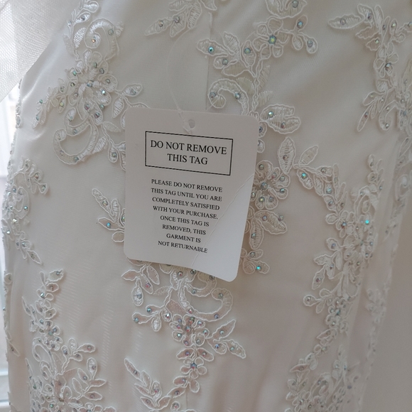 Glow size 20 trumpet mermaid wedding dress. Lace, mesh, appliqué. - Picture 8 of 16